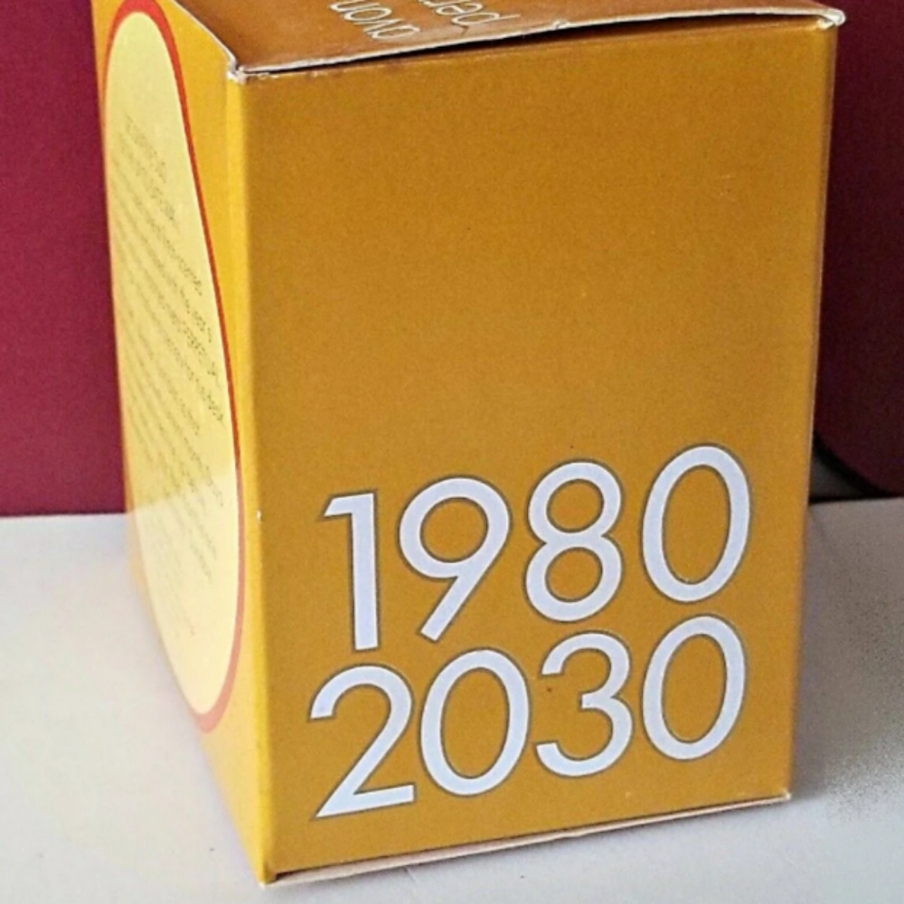 Vintage  perpetual calendar container with soap factory sealed rare - Picture 2 of 6